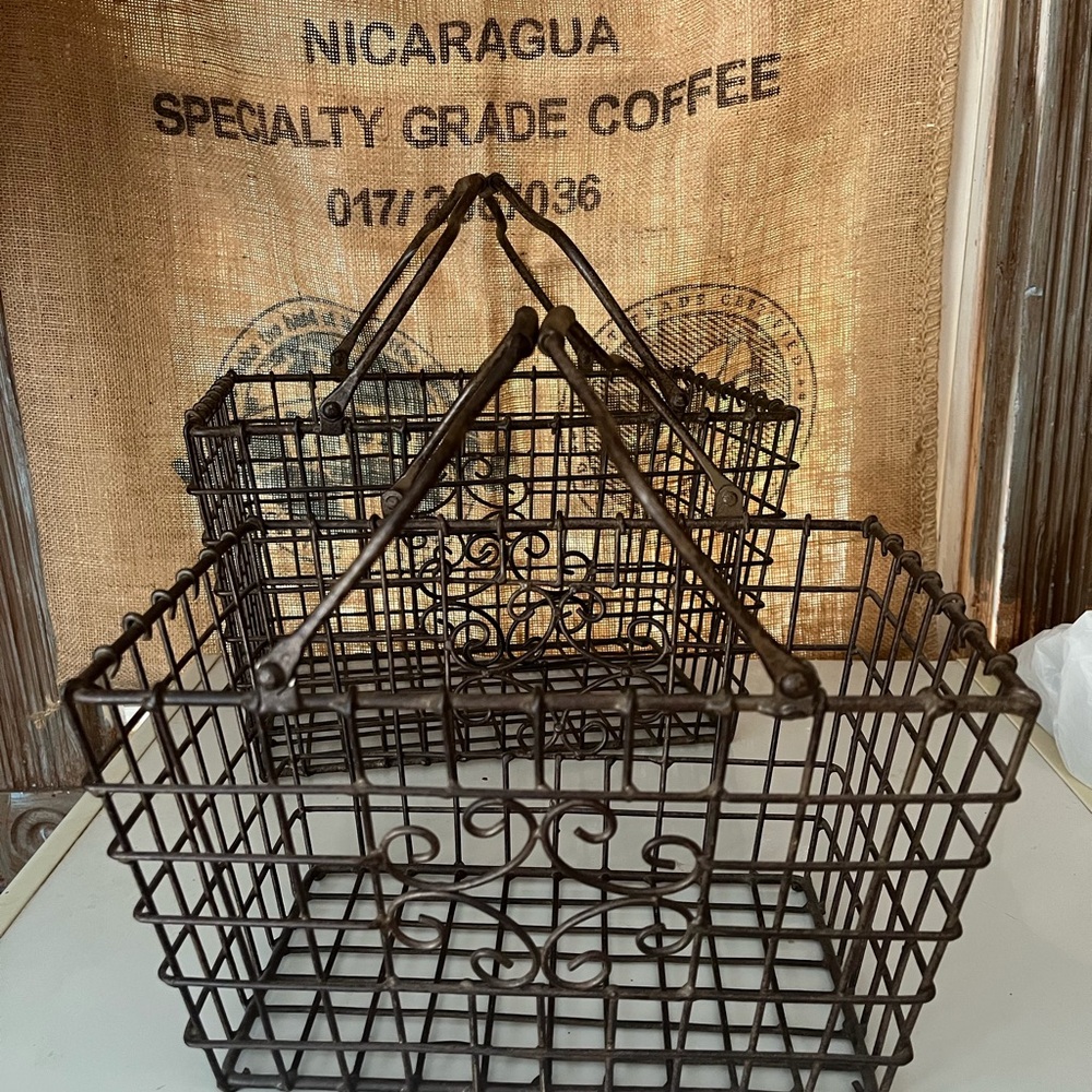 Heavy duty Rustic Brown Wire Storage Basket with Handle